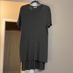 Short sleeve high- low top with cut sides